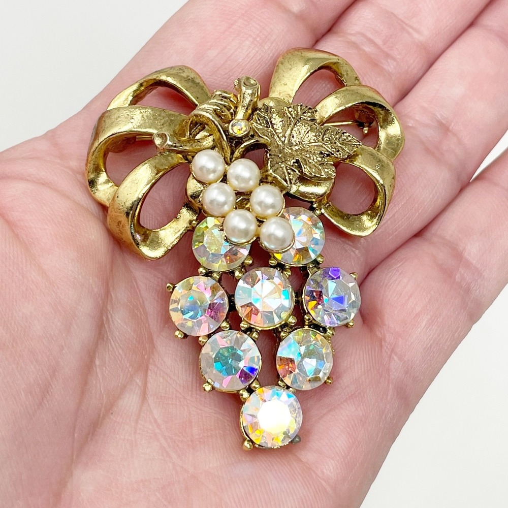 Vintage CRAFT Gold Tone Grape Brooch AB Rhinestones Pearl Bow